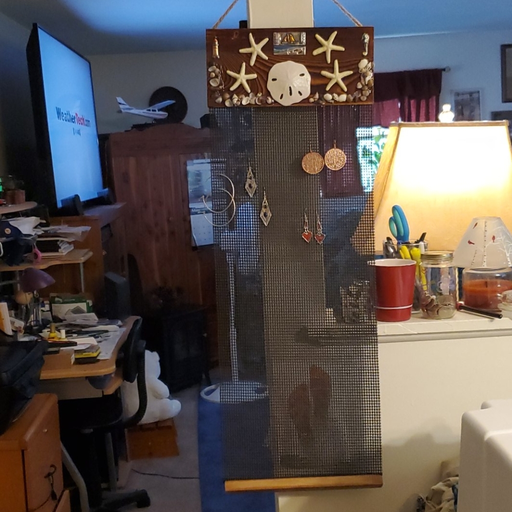 Earring holder - Picture 2 of 2